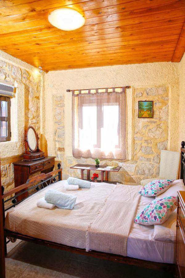 הוילה הרסוניסוס Stone House Irene מראה חיצוני תמונה